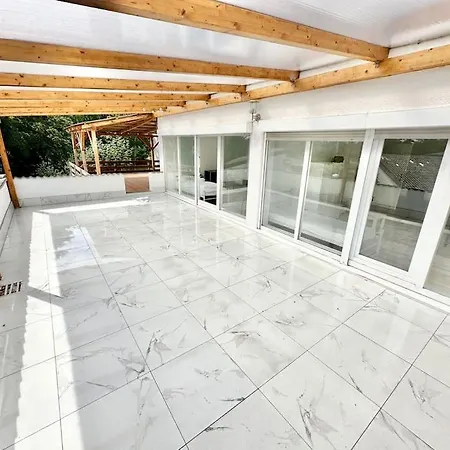 Appartamento Ailiv Mega Place 20 *